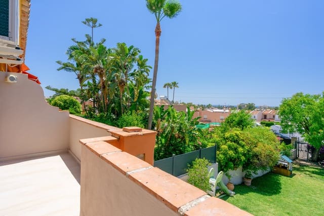 3 soverom Hus til salgs i Estepona med svømmebasseng garasje - € 595 000 (Ref: 9902174)