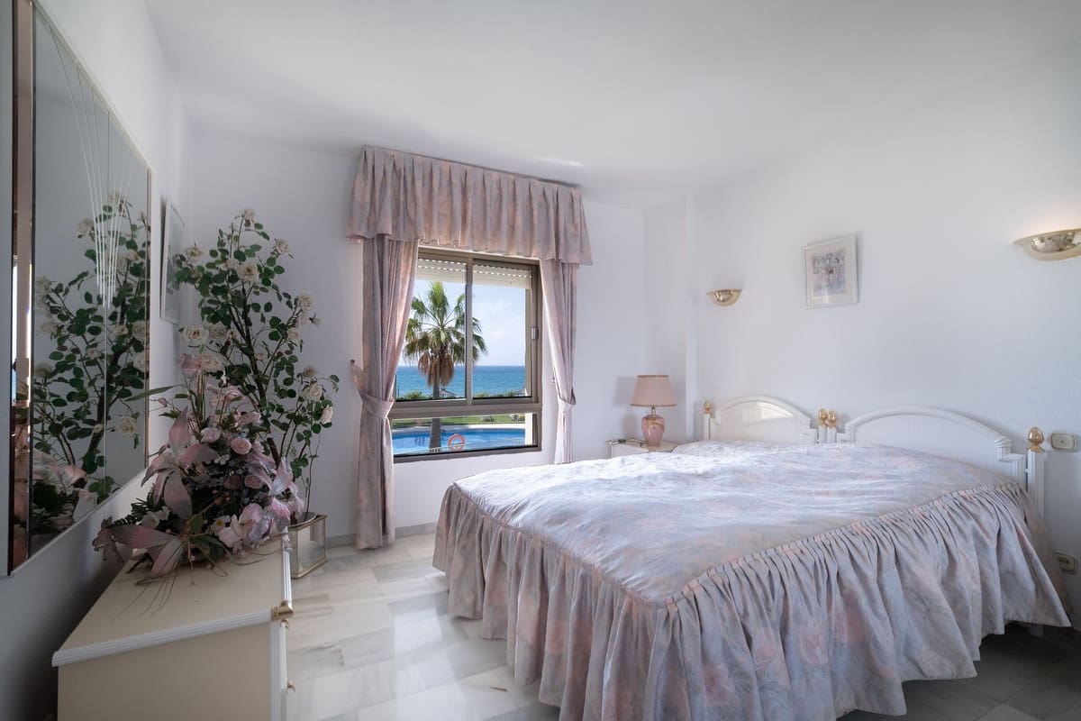 2 makuuhuone Huoneisto myytävänä paikassa La Cala de Mijas mukana uima-altaan 
autotalli - 545 000 € (Ref: 9915126)