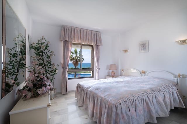 2 makuuhuone Huoneisto myytävänä paikassa La Cala de Mijas, Mijas mukana uima-altaan 
autotalli - 545 000 € (Ref: 9915126)