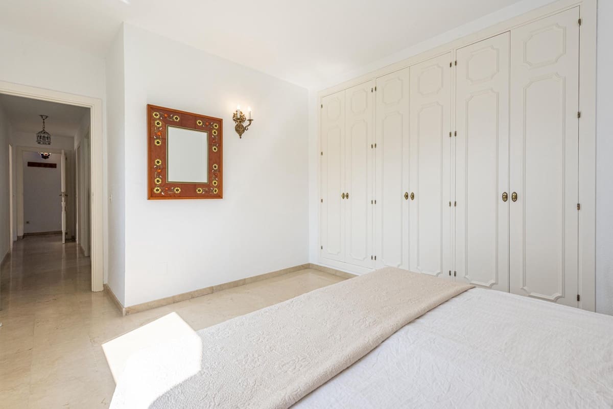 3 slaapkamer Appartement te koop in Estepona met zwembad garage - € 399.500 (Ref: 9915127)