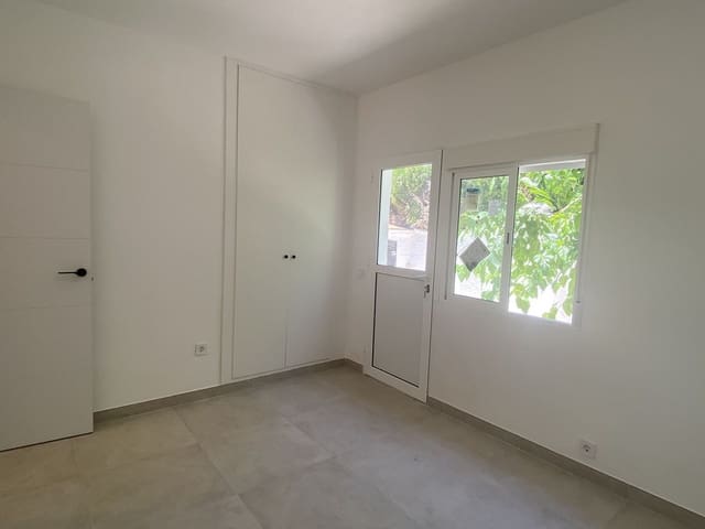 2 soveværelse Byhus til salg i San Pedro de Alcantara, Marbella med swimmingpool garage - € 490.000 (Ref: 9915130)