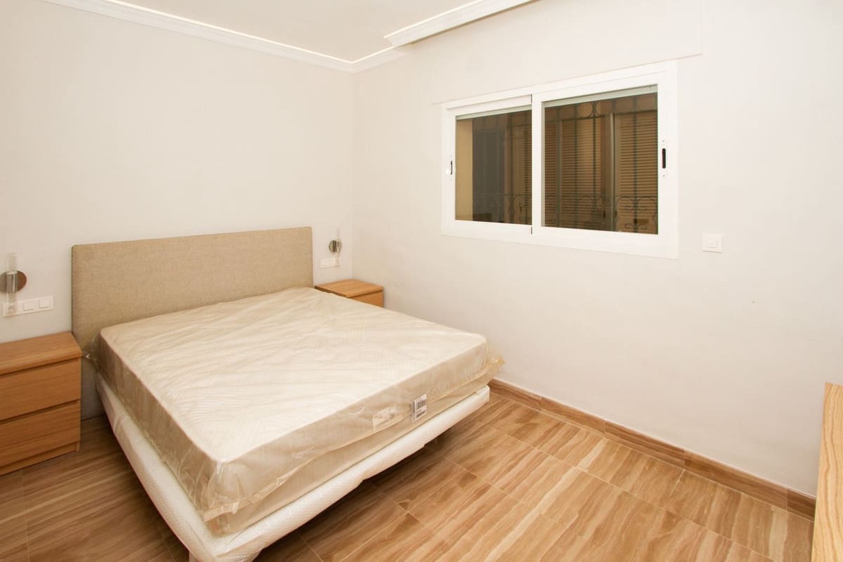 Apartamento de 3 habitaciones en Elviria en venta con piscina garaje - 795.000 € (Ref: 9926599)