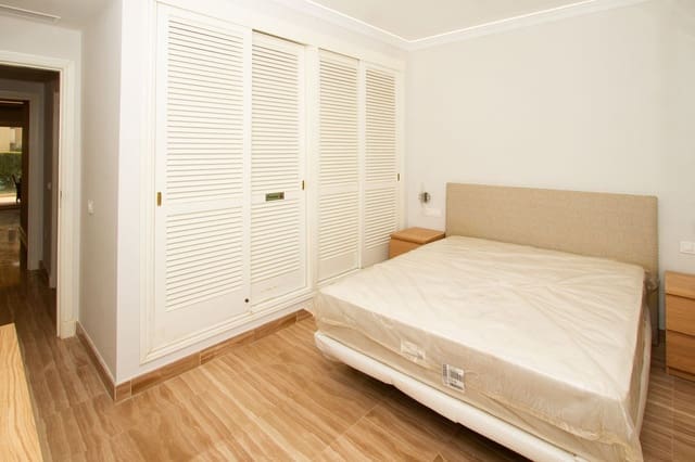 Apartamento de 3 habitaciones en Elviria, Marbella en venta con piscina garaje - 795.000 € (Ref: 9926599)