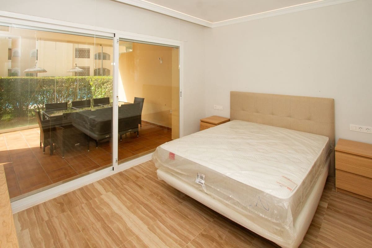 Apartamento de 3 habitaciones en Elviria en venta con piscina garaje - 795.000 € (Ref: 9926599)