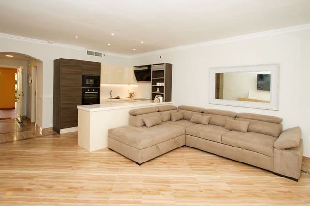 Apartamento de 3 habitaciones en Elviria, Marbella en venta con piscina garaje - 795.000 € (Ref: 9926599)