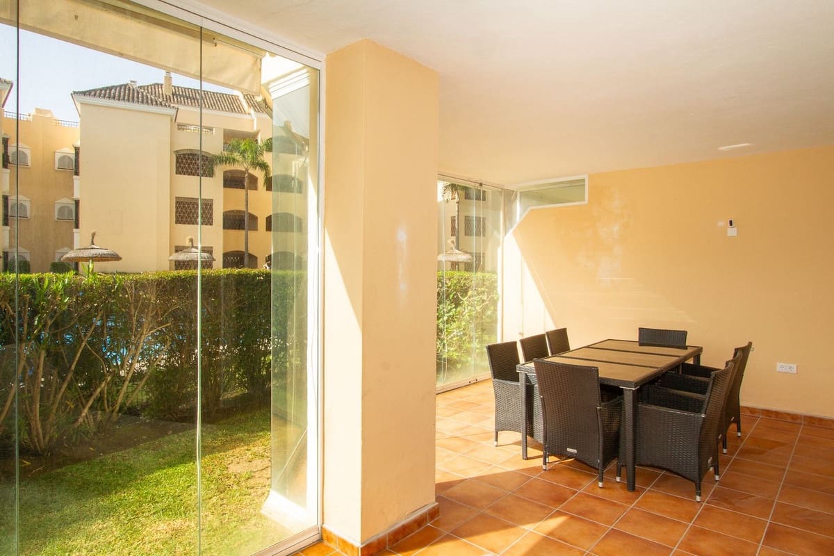 Apartamento de 3 habitaciones en Elviria en venta con piscina garaje - 795.000 € (Ref: 9926599)