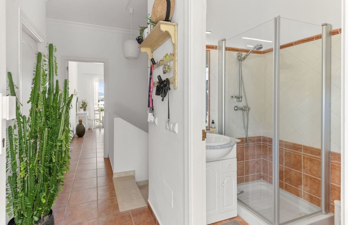 3 bedroom Townhouse for sale in Mijas with pool - € 395,000 (Ref: 9926600)