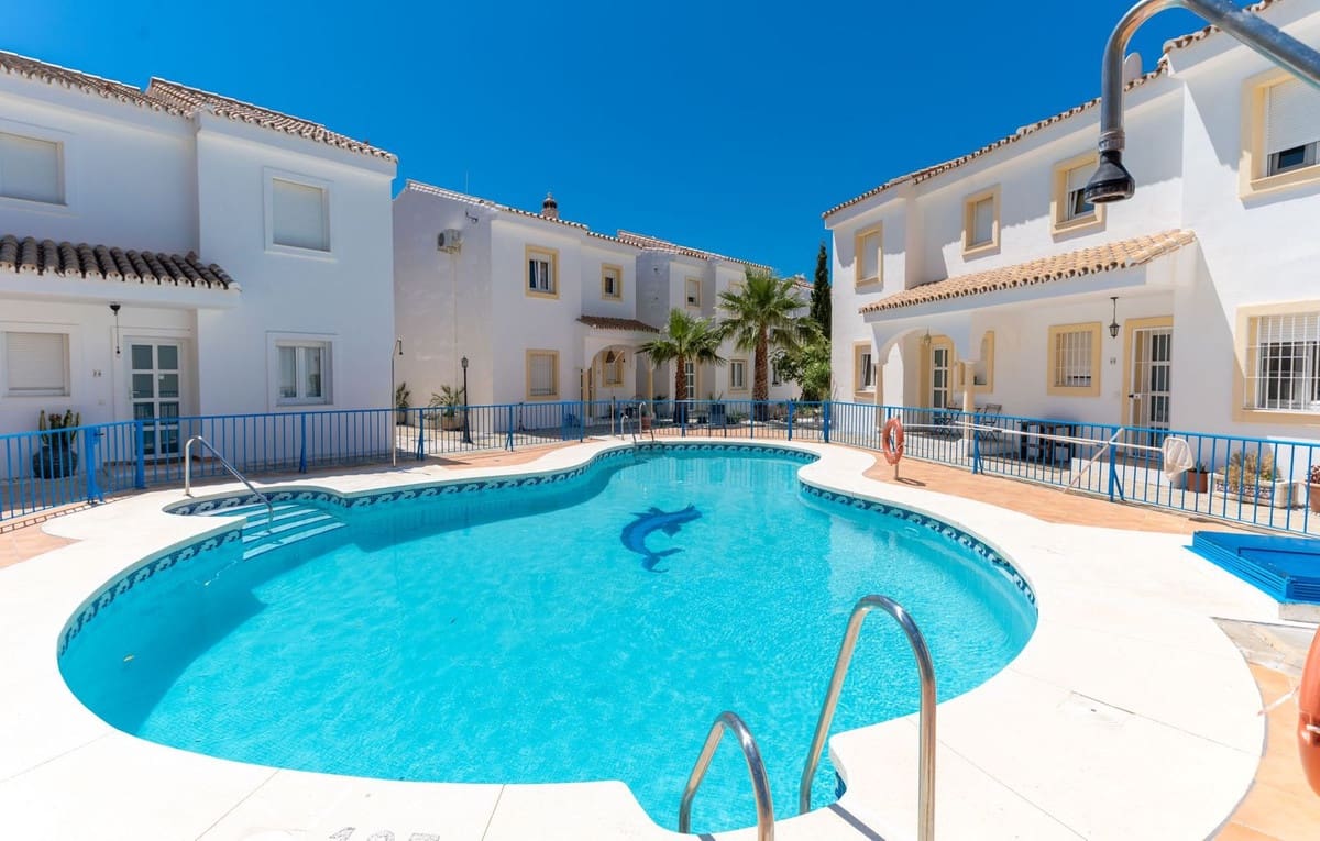 3 bedroom Townhouse for sale in Mijas with pool - € 395,000 (Ref: 9926600)