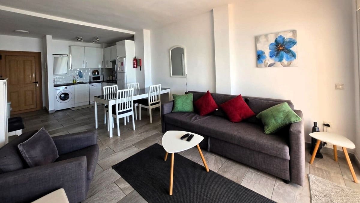 2 bedroom Beach Apartment for sale in Mijas Costa with garage - € 449,000 (Ref: 9926665)
