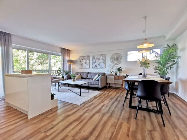 3 makuuhuone Ranta-asunto myytävänä paikassa Estepona mukana uima-altaan 
autotalli - 580 000 € (Ref: 9931130)
