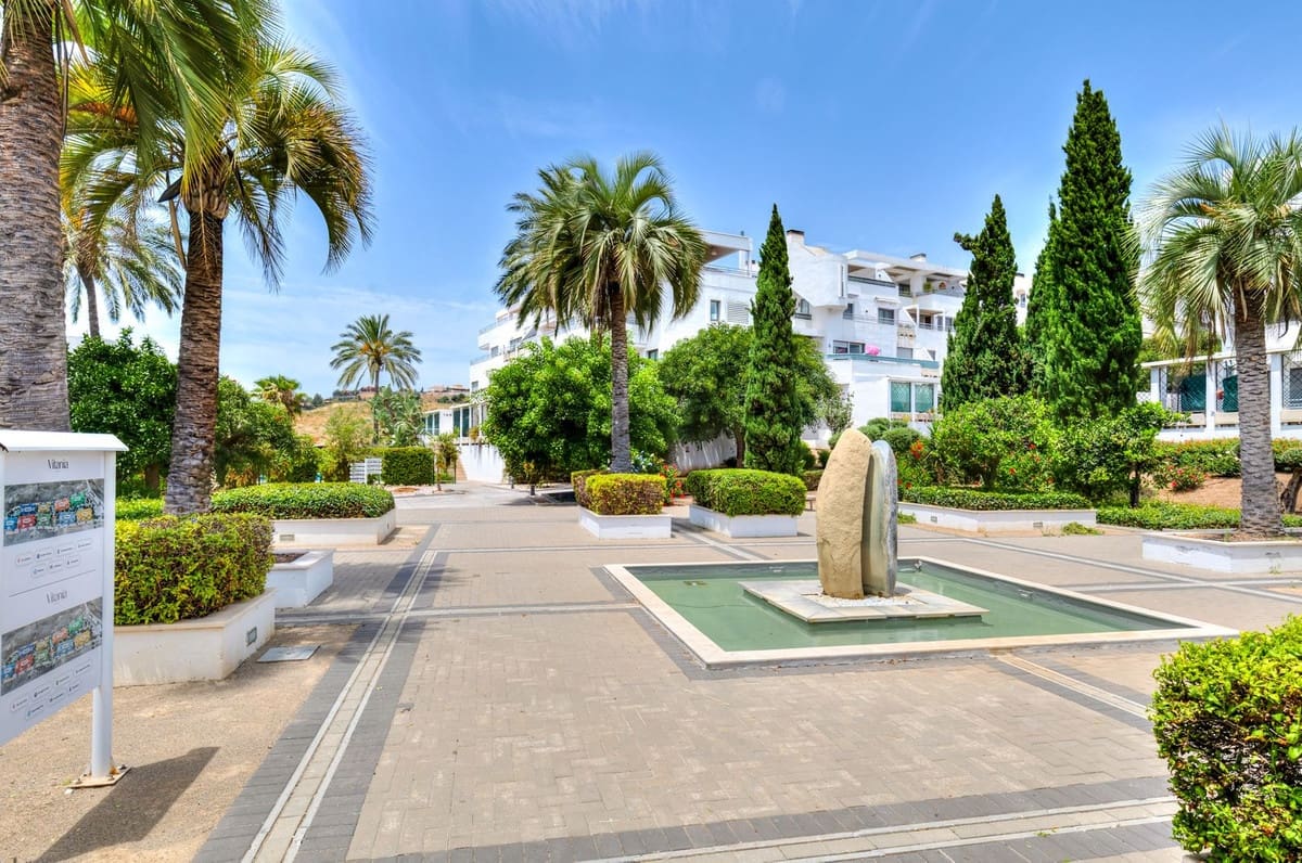 2 makuuhuone Huoneisto myytävänä paikassa La Cala de Mijas mukana uima-altaan 
autotalli - 375 000 € (Ref: 9935348)