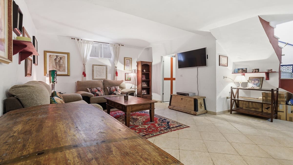 4 soverom Kjedet enebolig til salgs i Manilva med svømmebasseng garasje - € 420 000 (Ref: 9943879)