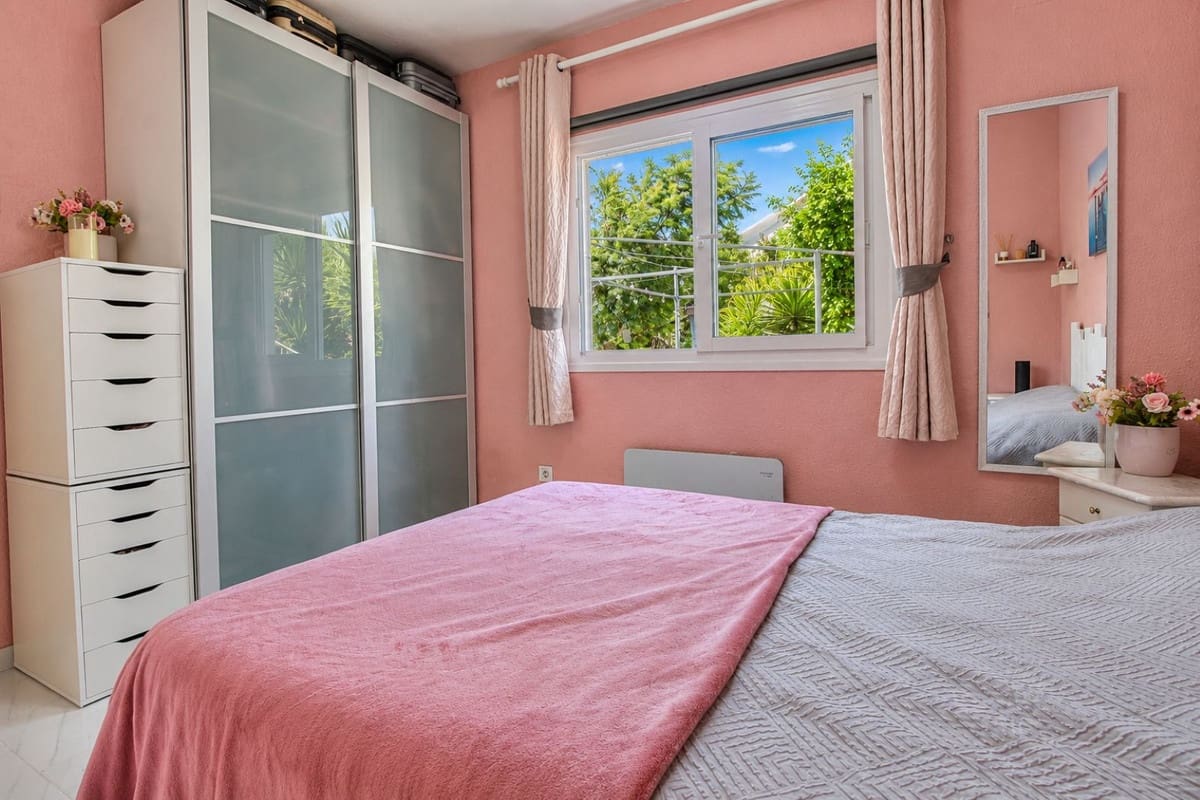 2 camera da letto Villa in vendita in El Faro con piscina garage - 425.000 € (Rif: 9943881)