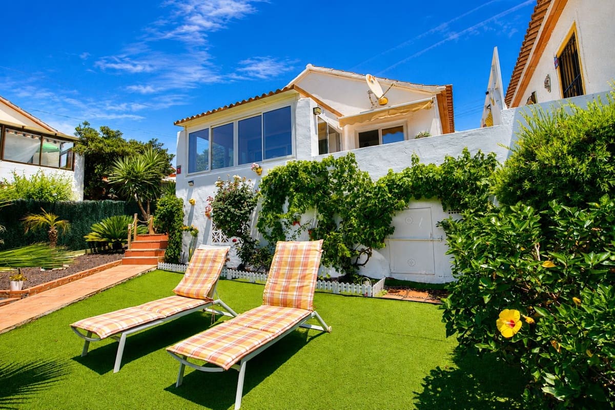 2 camera da letto Villa in vendita in El Faro con piscina garage - 425.000 € (Rif: 9943881)