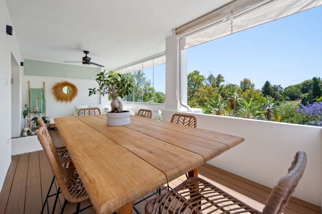 2 soverom Leilighet til salgs i Golden Mile, Marbella med svømmebasseng garasje - € 1 590 000 (Ref: 9943882)