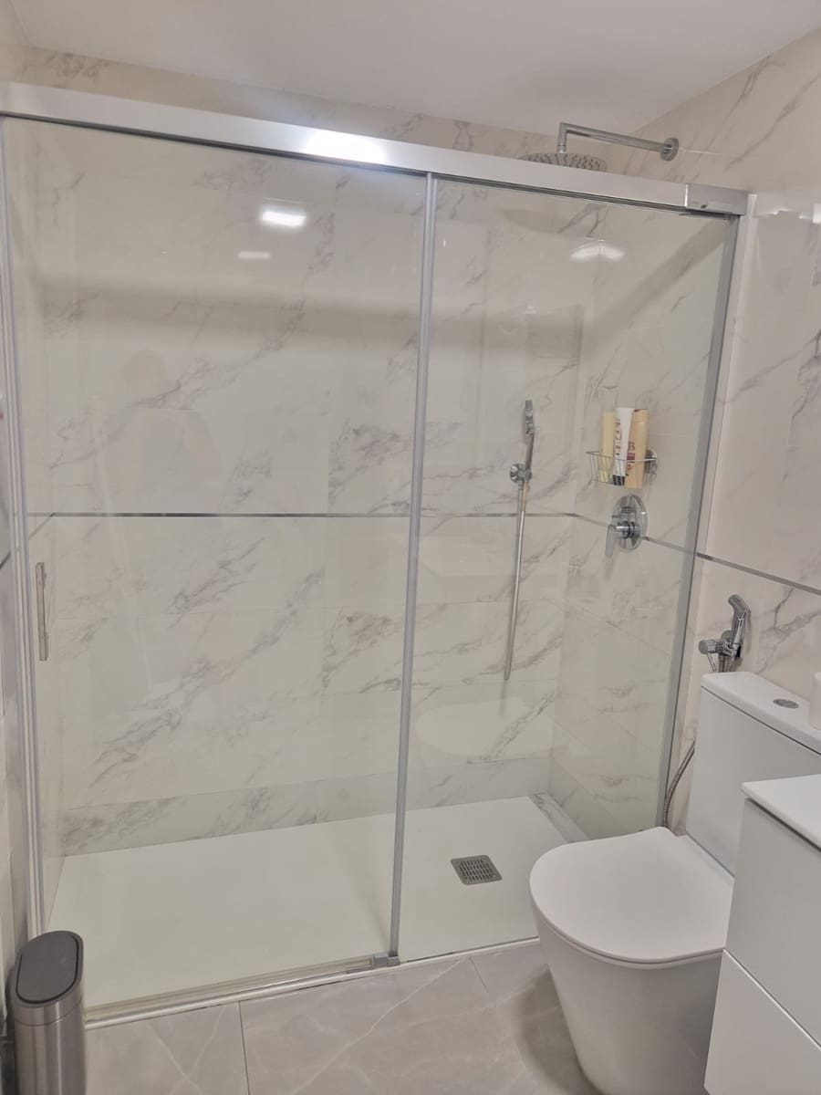 1 makuuhuone Ranta-asunto myytävänä paikassa Elviria mukana uima-altaan 
autotalli - 320 000 € (Ref: 9953601)