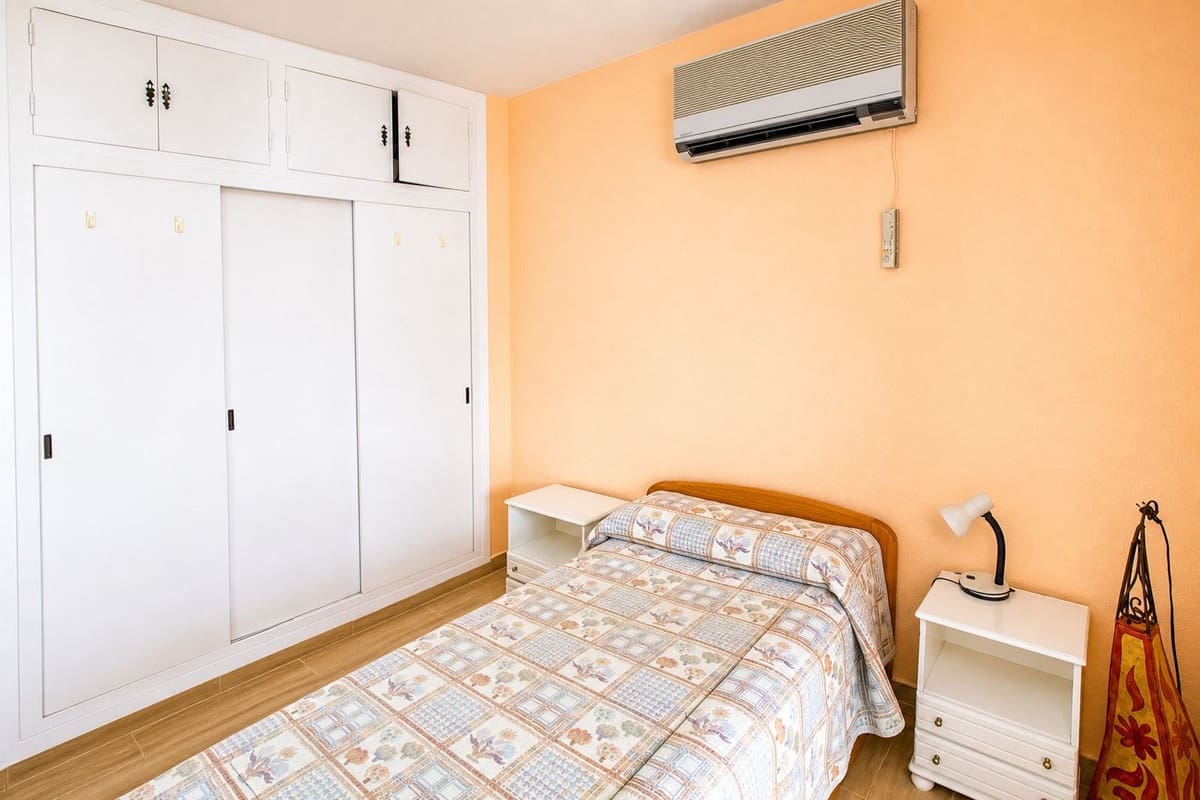 3 quarto Apartamento para venda em San Luis de Sabinillas com piscina garagem - 399 000 € (Ref: 9961187)