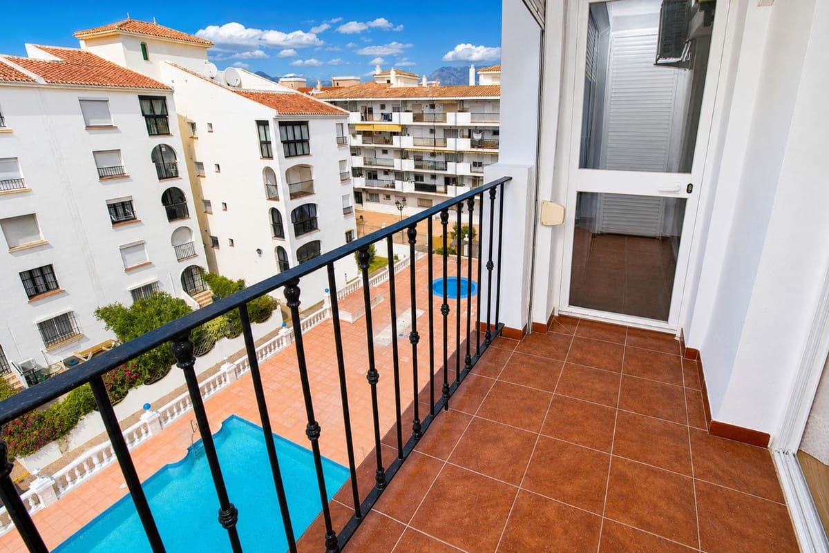 3 quarto Apartamento para venda em San Luis de Sabinillas com piscina garagem - 399 000 € (Ref: 9961187)