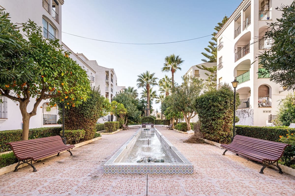 3 quarto Apartamento para venda em San Luis de Sabinillas com piscina garagem - 399 000 € (Ref: 9961187)