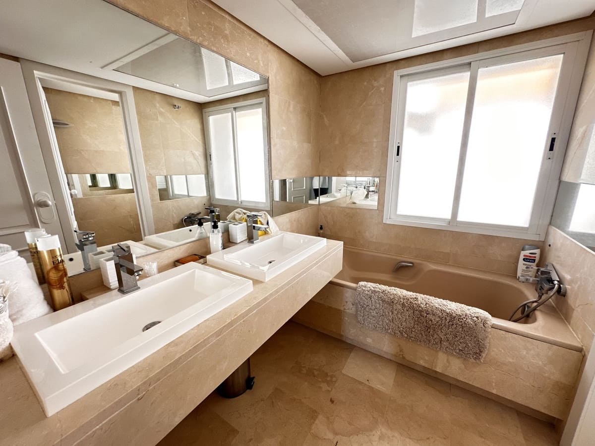 5 Zimmer Penthouse zu verkaufen in Golden Mile mit Pool Garage - 1.400.000 € (Ref: 9961230)