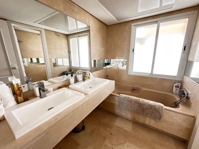 5 slaapkamer Penthouse te koop in Golden Mile, Marbella met zwembad garage - € 1.400.000 (Ref: 9961230)