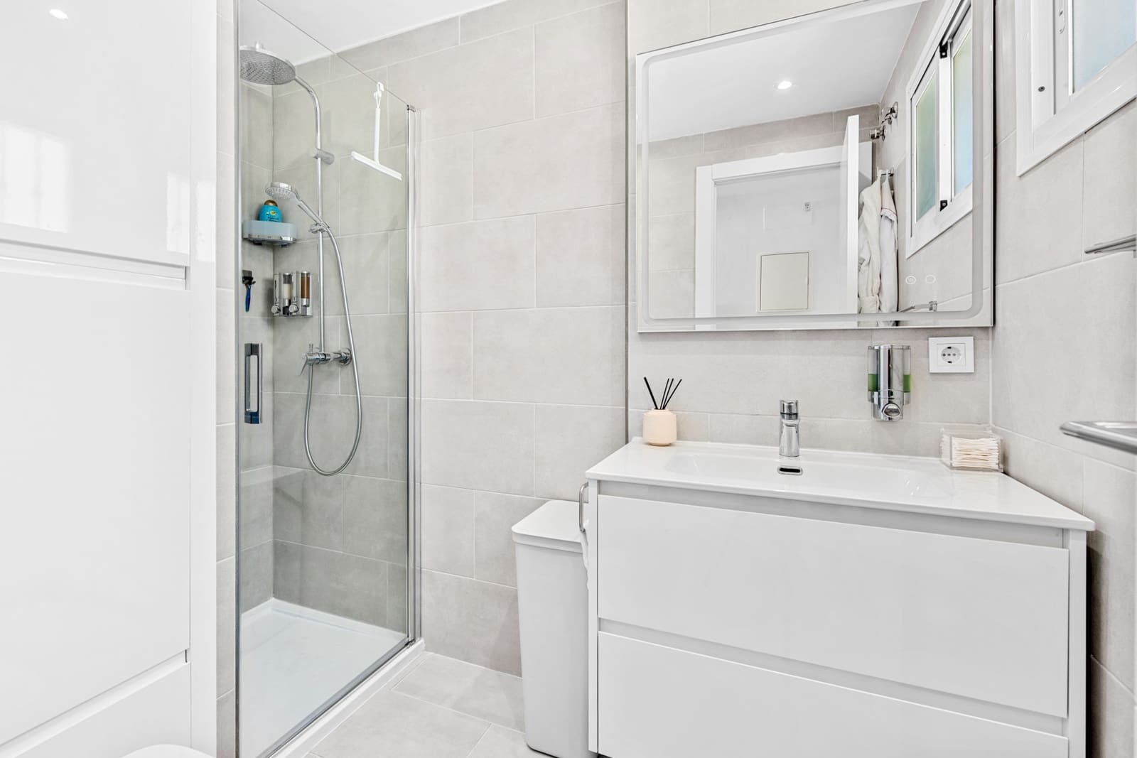 2 bedroom Penthouse for sale in Casares with pool garage - € 325,000 (Ref: 9961493)
