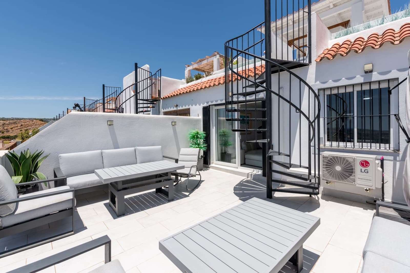 2 bedroom Penthouse for sale in Casares with pool garage - € 325,000 (Ref: 9961493)