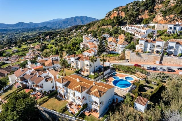 Casa de 3 habitaciones en Mijas en venta con piscina - 470.000 € (Ref: 9965962)