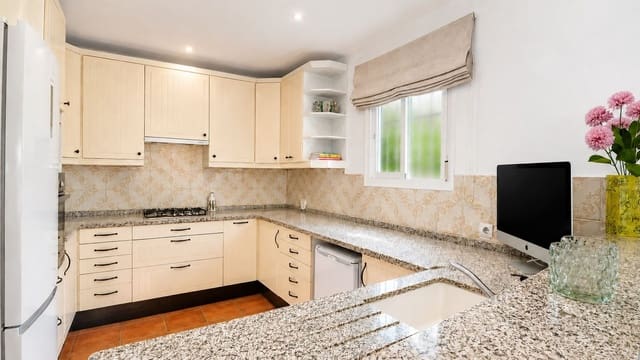 4 sypialnia Willa na sprzedaż w Mijas z basenem garażem - 875 000 € (Ref: 9965972)