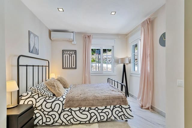 Chalet de 5 habitaciones en Marbella en venta con piscina garaje - 1.600.000 € (Ref: 9966839)