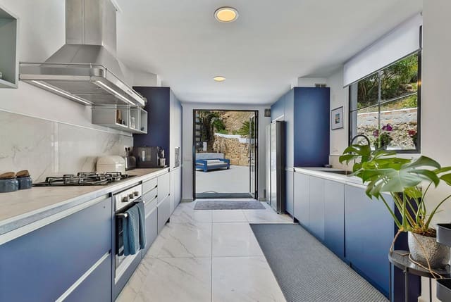 Chalet de 5 habitaciones en Marbella en venta con piscina garaje - 1.600.000 € (Ref: 9966839)