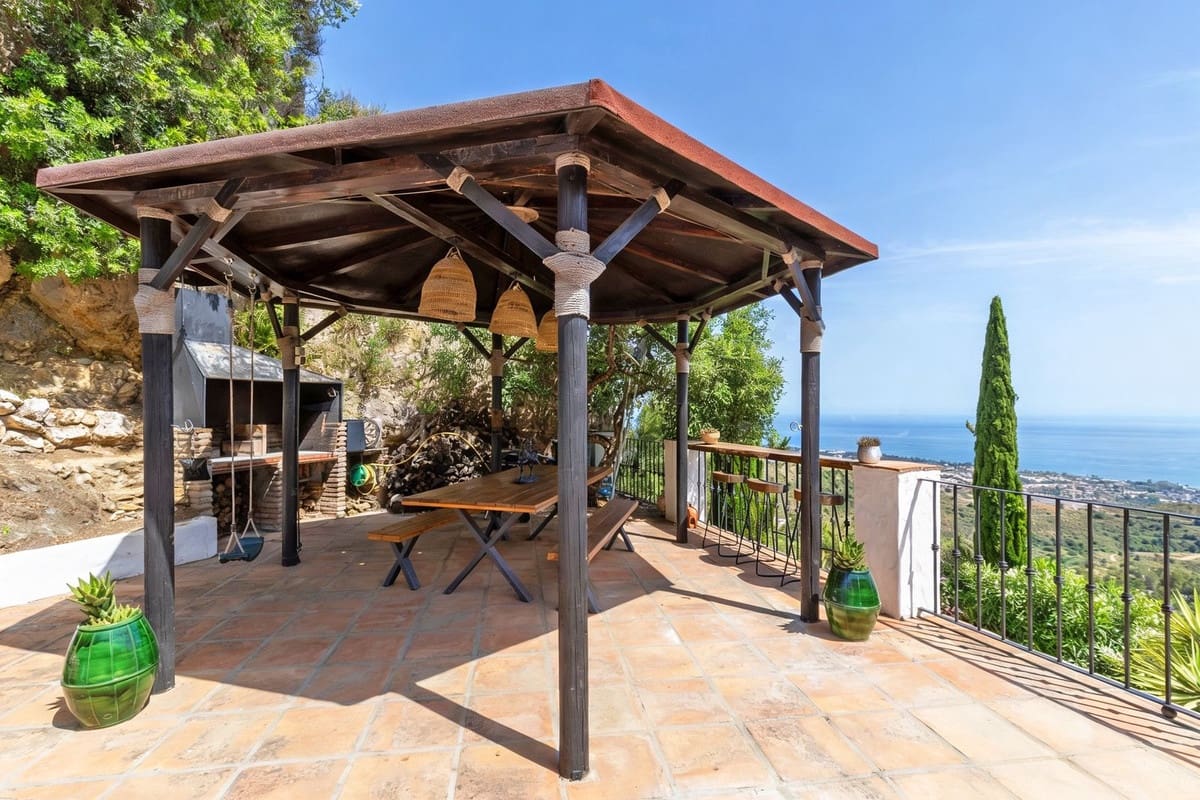 5 chambre Villa/Maison à vendre à Marbella avec piscine garage - 1 600 000 € (Ref: 9966839)