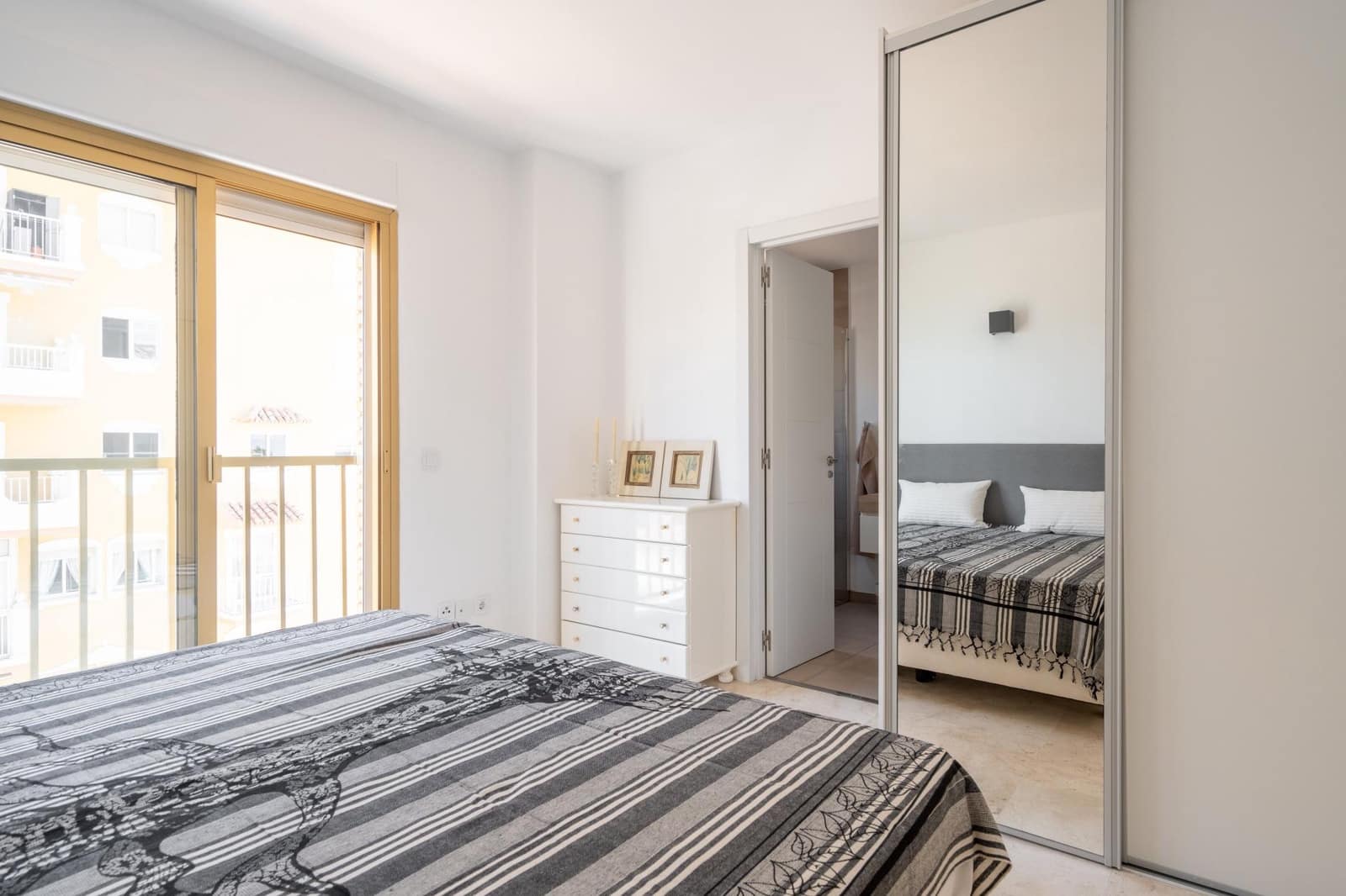3 bedroom Apartment for sale in Fuengirola with pool garage - € 995,000 (Ref: 9966993)