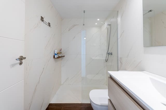 2 chambre Appartement à vendre à Doña Julia Golf, Casares avec piscine garage - 389 000 € (Ref: 9967098)