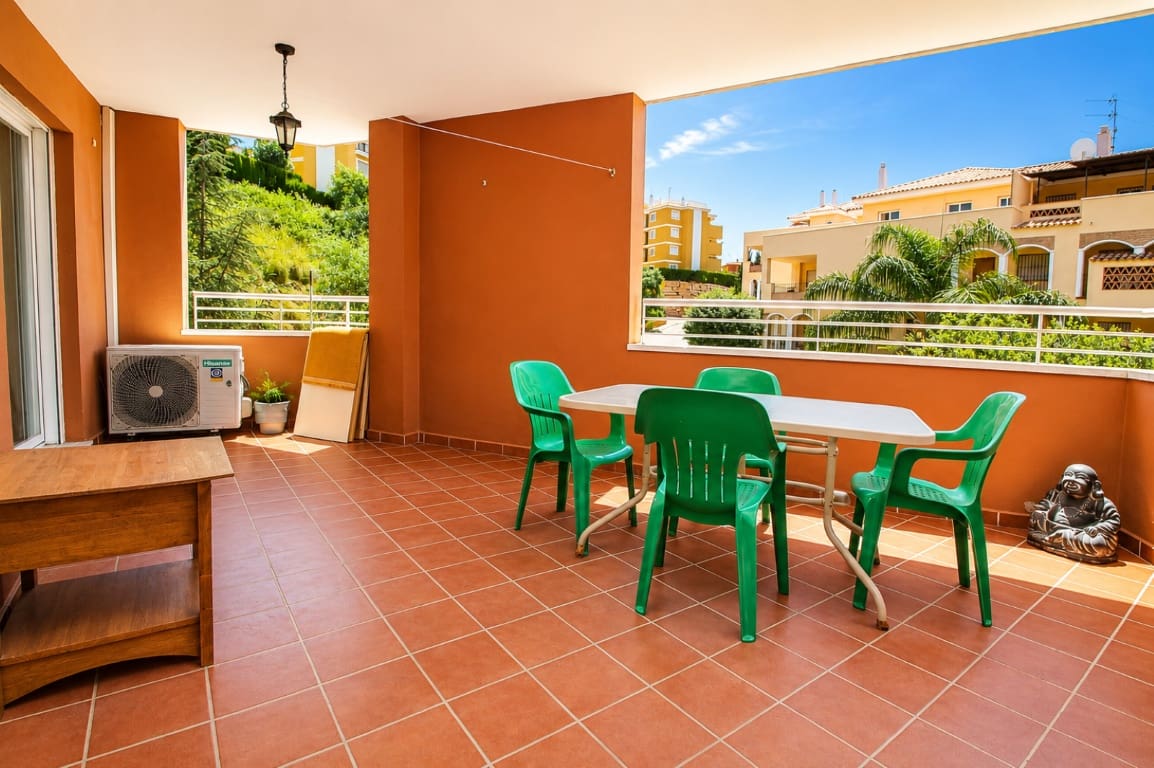 2 soverom Leilighet til salgs i Riviera del Sol med svømmebasseng garasje - € 255 000 (Ref: 9968003)
