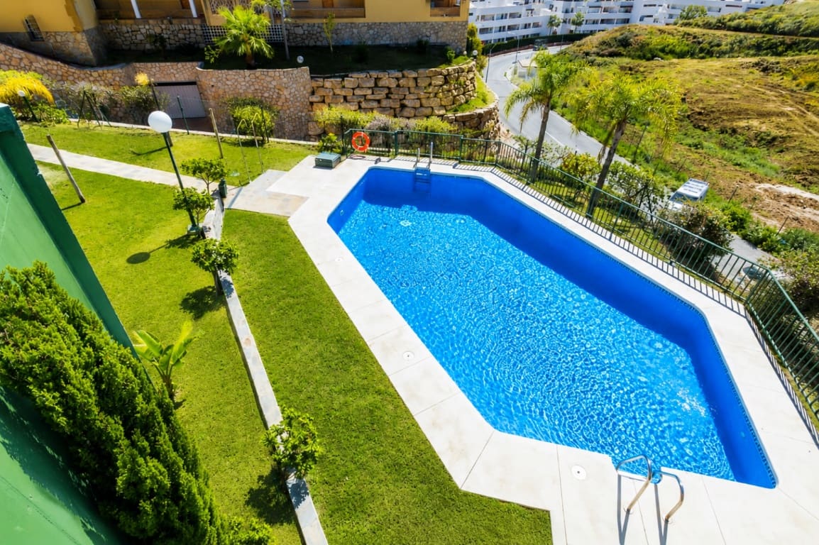 2 soverom Leilighet til salgs i Riviera del Sol med svømmebasseng garasje - € 255 000 (Ref: 9968003)