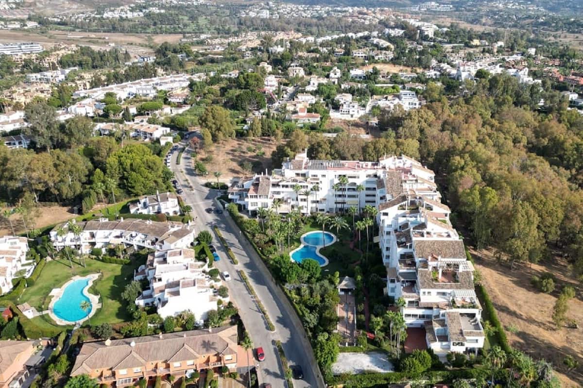 2 Zimmer Apartment zu verkaufen in New Golden Mile mit Pool Garage - 310.000 € (Ref: 9968005)