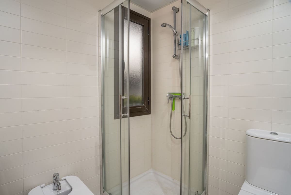 Apartamento de 2 habitaciones en New Golden Mile en venta con piscina garaje - 345.000 € (Ref: 9968006)