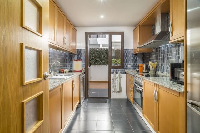 2 soveværelse Lejlighed til salg i New Golden Mile, Estepona med swimmingpool garage - € 345.000 (Ref: 9968006)