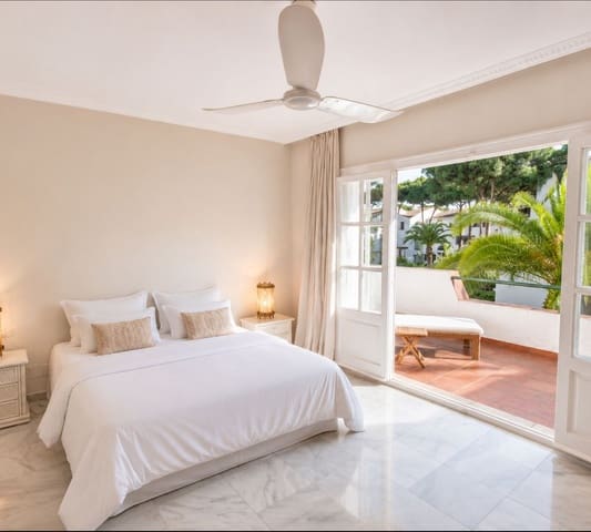 3 soverom Strandleiligheter til salgs i Benamara - Atalaya, Estepona med svømmebasseng garasje - € 695 000 (Ref: 9969099)