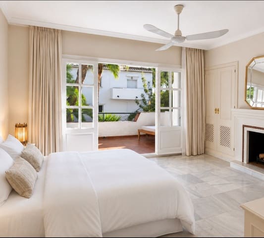 3 soverom Strandleiligheter til salgs i Benamara - Atalaya, Estepona med svømmebasseng garasje - € 695 000 (Ref: 9969099)