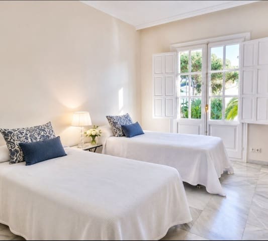 3 soverom Strandleiligheter til salgs i Benamara - Atalaya, Estepona med svømmebasseng garasje - € 695 000 (Ref: 9969099)