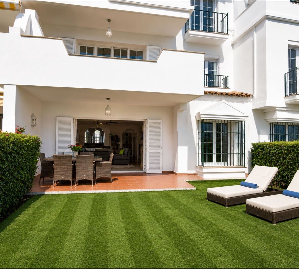3 bedroom Beach Apartment for sale in New Golden Mile with pool garage - € 695,000 (Ref: 9969099)
