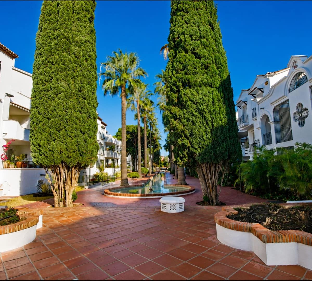 3 bedroom Beach Apartment for sale in New Golden Mile with pool garage - € 695,000 (Ref: 9969099)