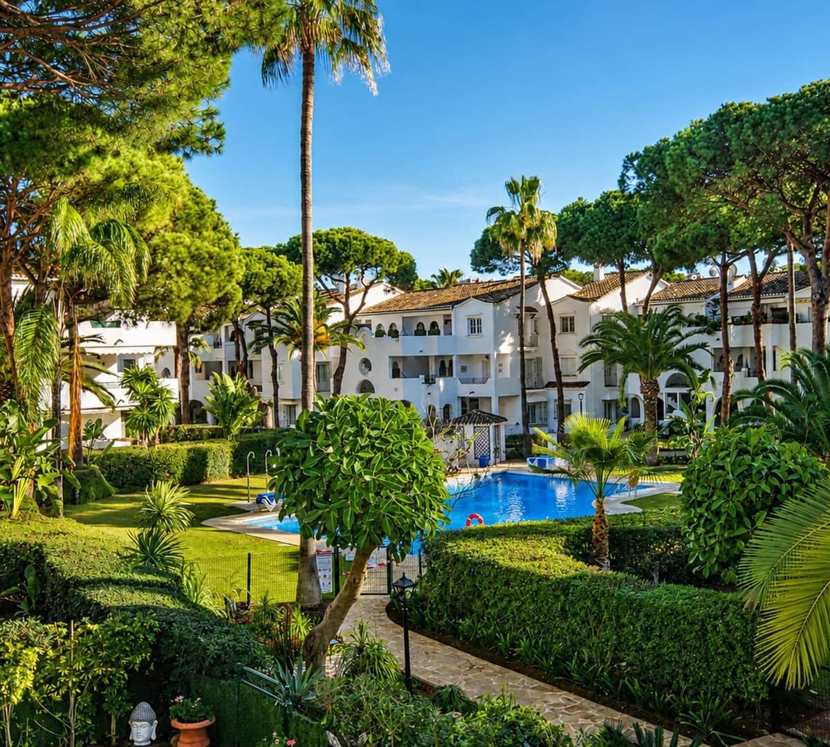 3 bedroom Beach Apartment for sale in New Golden Mile with pool garage - € 695,000 (Ref: 9969099)