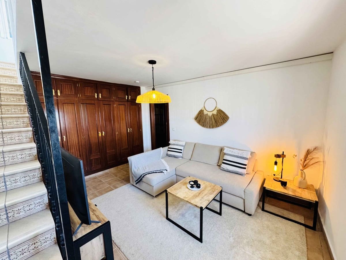 4 bedroom Apartment for sale in Riviera del Sol with pool - € 429,000 (Ref: 9969126)