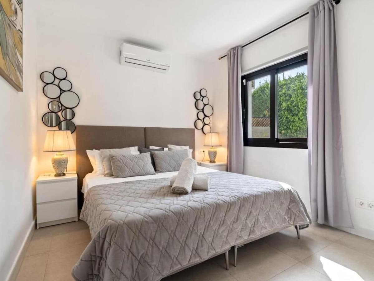 6 Zimmer Villa zu verkaufen in Marbella mit Pool Garage - 1.400.000 € (Ref: 9976594)