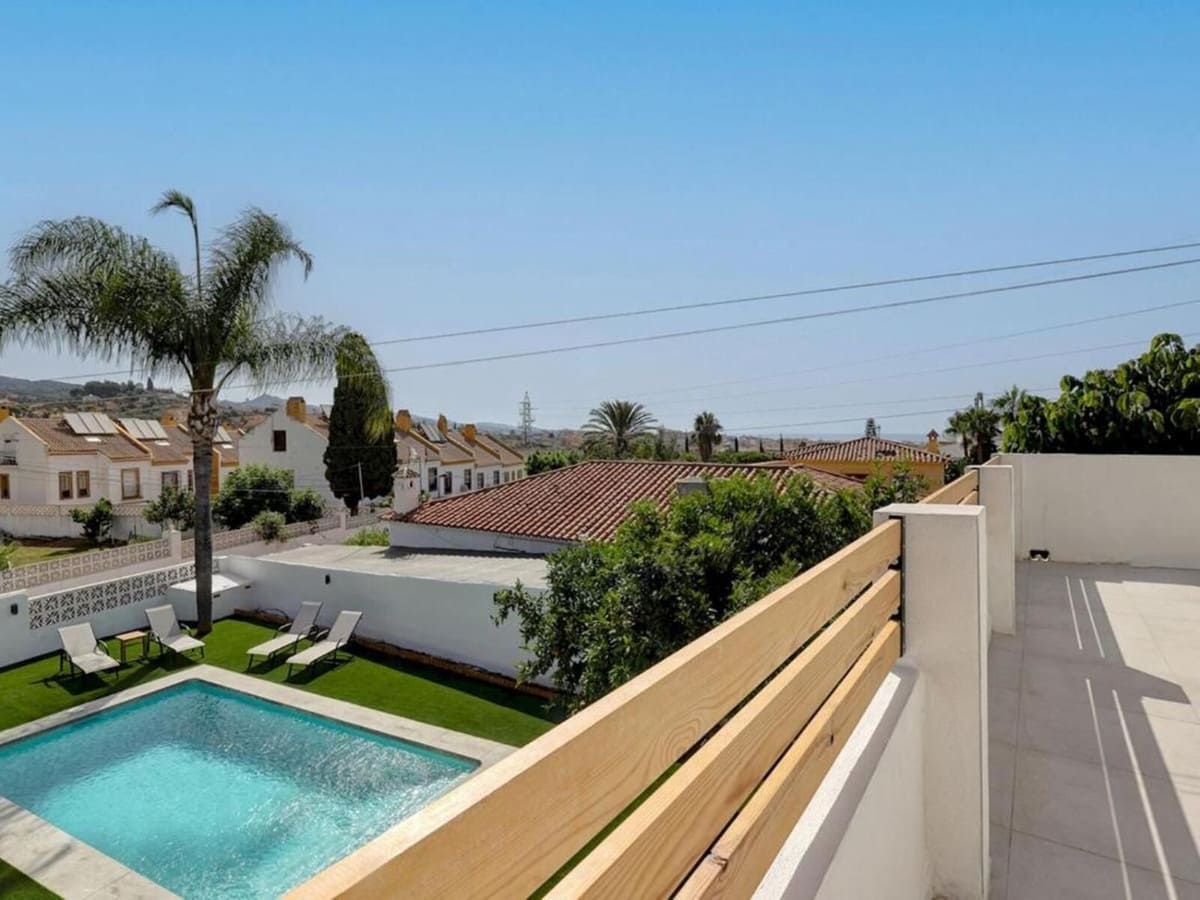 6 Zimmer Villa zu verkaufen in Marbella mit Pool Garage - 1.400.000 € (Ref: 9976594)