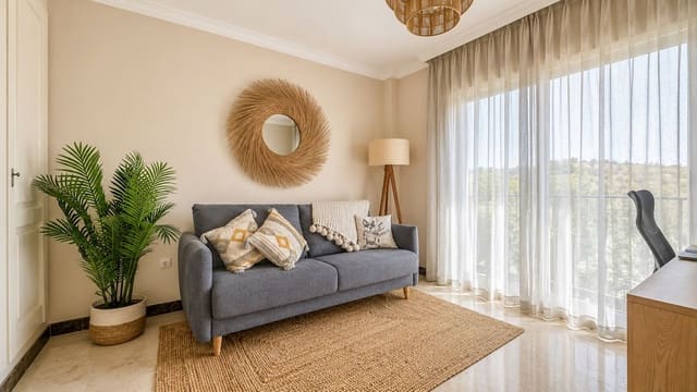 3 bedroom Villa for sale in Estepona with garage - € 850,000 (Ref: 9981719)