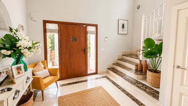 3 bedroom Villa for sale in Estepona with garage - € 850,000 (Ref: 9981719)